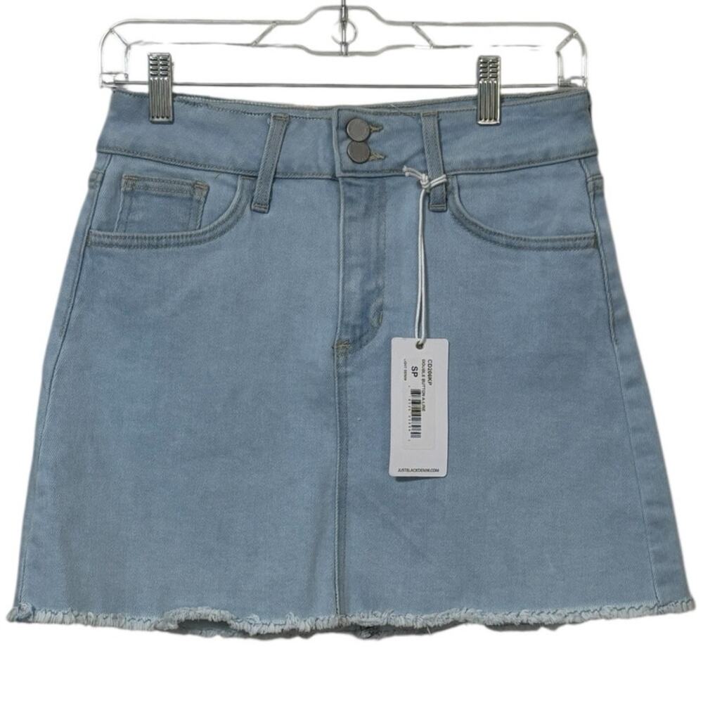 Just Black Denim Double Button A-Line Light Denim Rough Hem Skirt Size Small NEW
